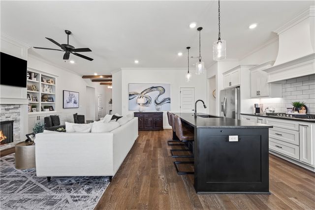 957 Budrio Avenue, Tontitown, AR 72762