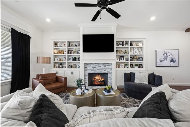 957 Budrio Avenue, Tontitown, AR 72762