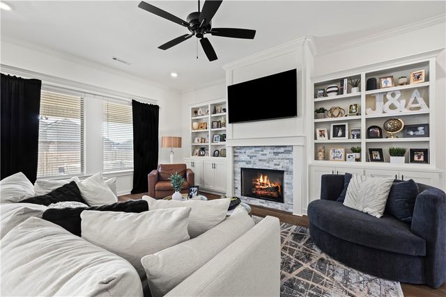 957 Budrio Avenue, Tontitown, AR 72762