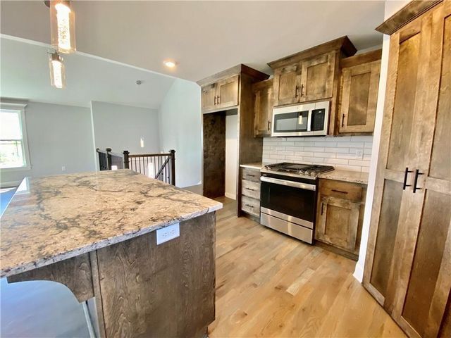 507 Skyview Lane, Liberty, MO 64068