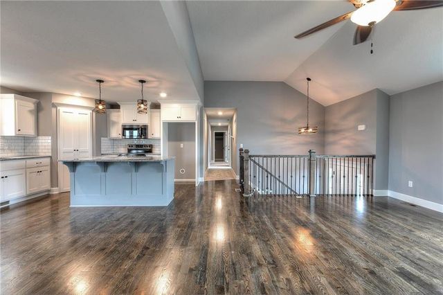 507 Skyview Lane, Liberty, MO 64068