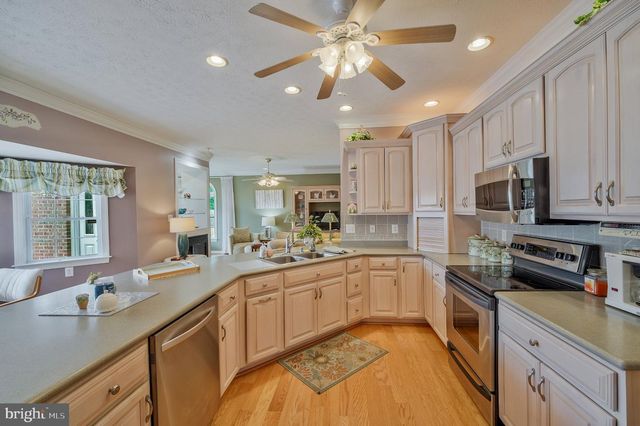 3013 SARATOGA DR, Winchester, VA 22601