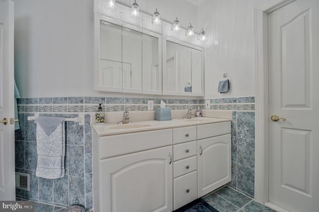 3013 SARATOGA DR, Winchester, VA 22601