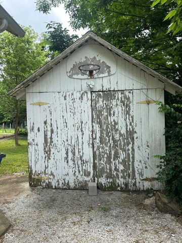 28 Beveridge, Greencastle, IN 46135