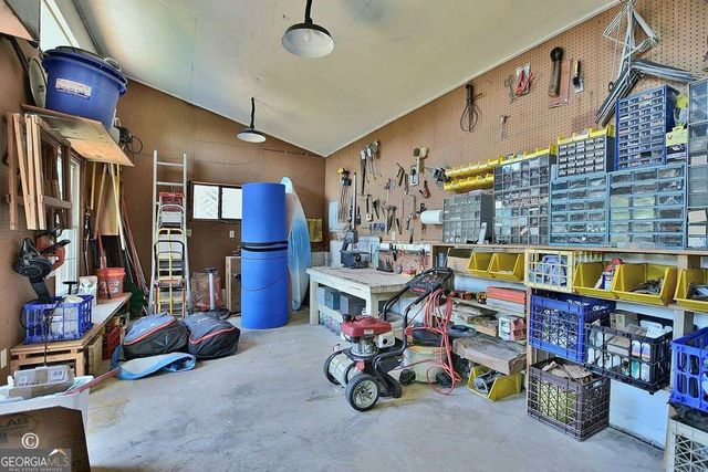881 Boat Club Road, Hamilton, GA 31811