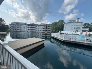 601 WATERS EDGE DR, Newark, DE 19702
