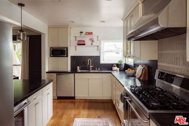 2583 Canyon Drive, Los Angeles, CA 90068