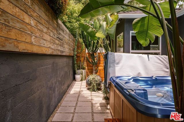2583 Canyon Drive, Los Angeles, CA 90068