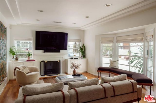 2583 Canyon Drive, Los Angeles, CA 90068
