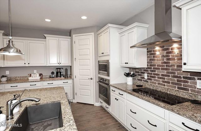 16913 W SAND HILLS Road, Surprise, AZ 85387