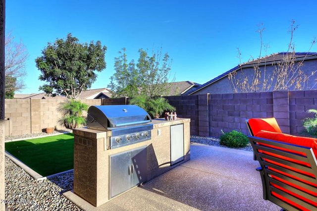 16913 W SAND HILLS Road, Surprise, AZ 85387