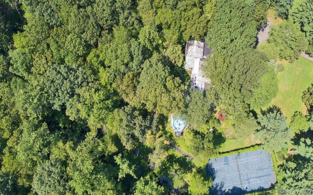 35 Saxon Woods, White Plains, NY 10605 — exterior