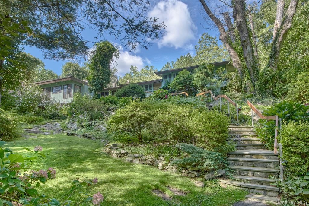 35 Saxon Woods, White Plains, NY 10605 — photo 3