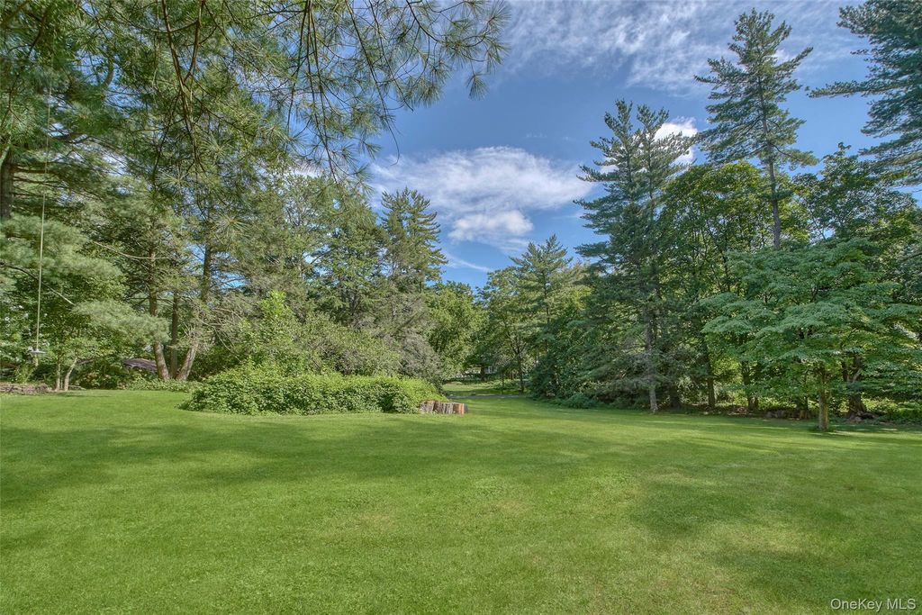 35 Saxon Woods, White Plains, NY 10605 — photo 5