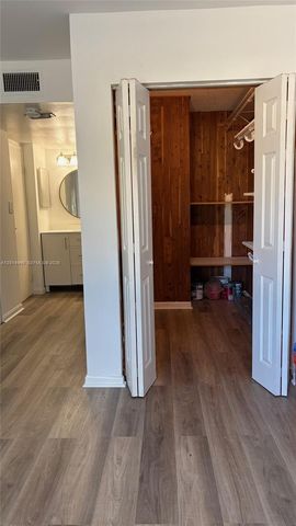 4334 NW 9th Avenue 72F, Deerfield Beach, FL 33064