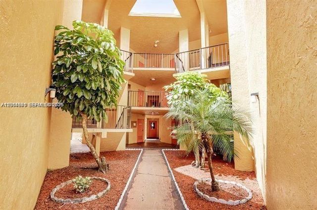 4334 NW 9th Avenue 72F, Deerfield Beach, FL 33064