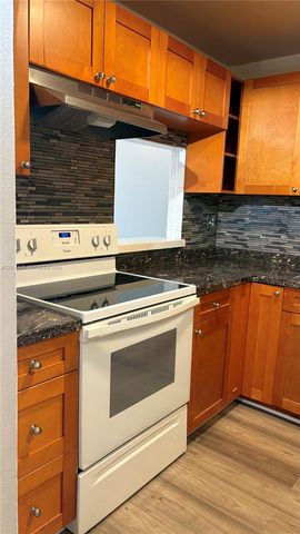 4334 NW 9th Avenue 72F, Deerfield Beach, FL 33064