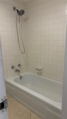 4334 NW 9th Avenue 72F, Deerfield Beach, FL 33064