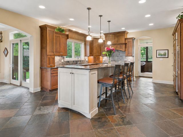 901 Kenton Road, Deerfield, IL 60015