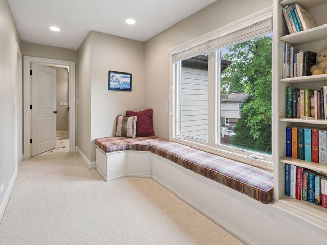 901 Kenton Road, Deerfield, IL 60015