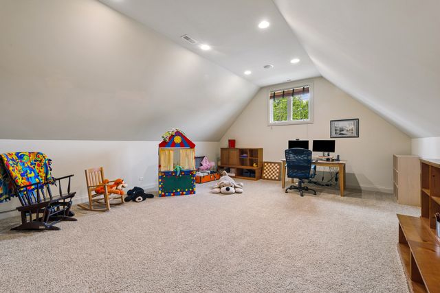 901 Kenton Road, Deerfield, IL 60015
