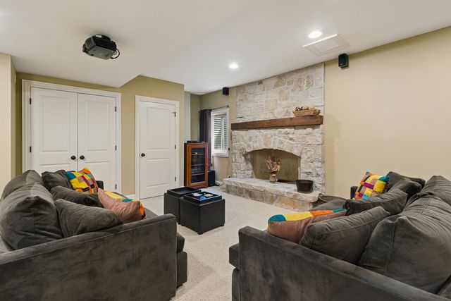901 Kenton Road, Deerfield, IL 60015