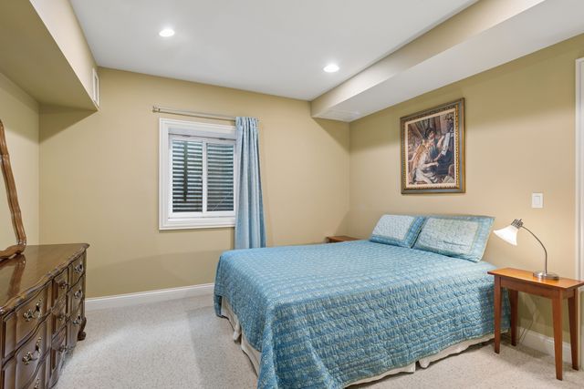 901 Kenton Road, Deerfield, IL 60015