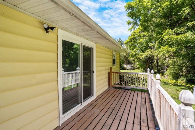 8583 Green Lakes Road, Manlius, NY 13066