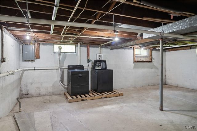 8583 Green Lakes Road, Manlius, NY 13066