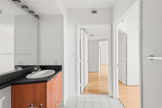 1330 West Avenue 1406, Miami Beach, FL 33139