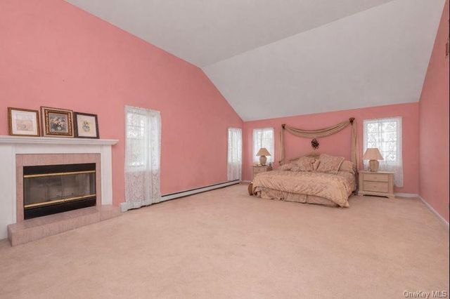 39 Fleets Cove Road, Huntington, NY 11743