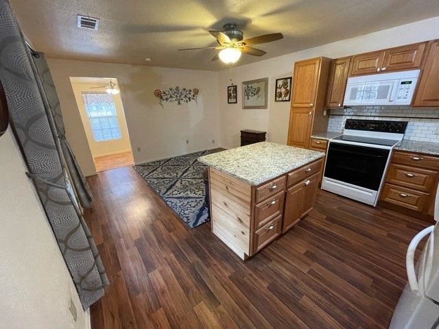 7118 Back Forty Court, Granbury, TX 76049