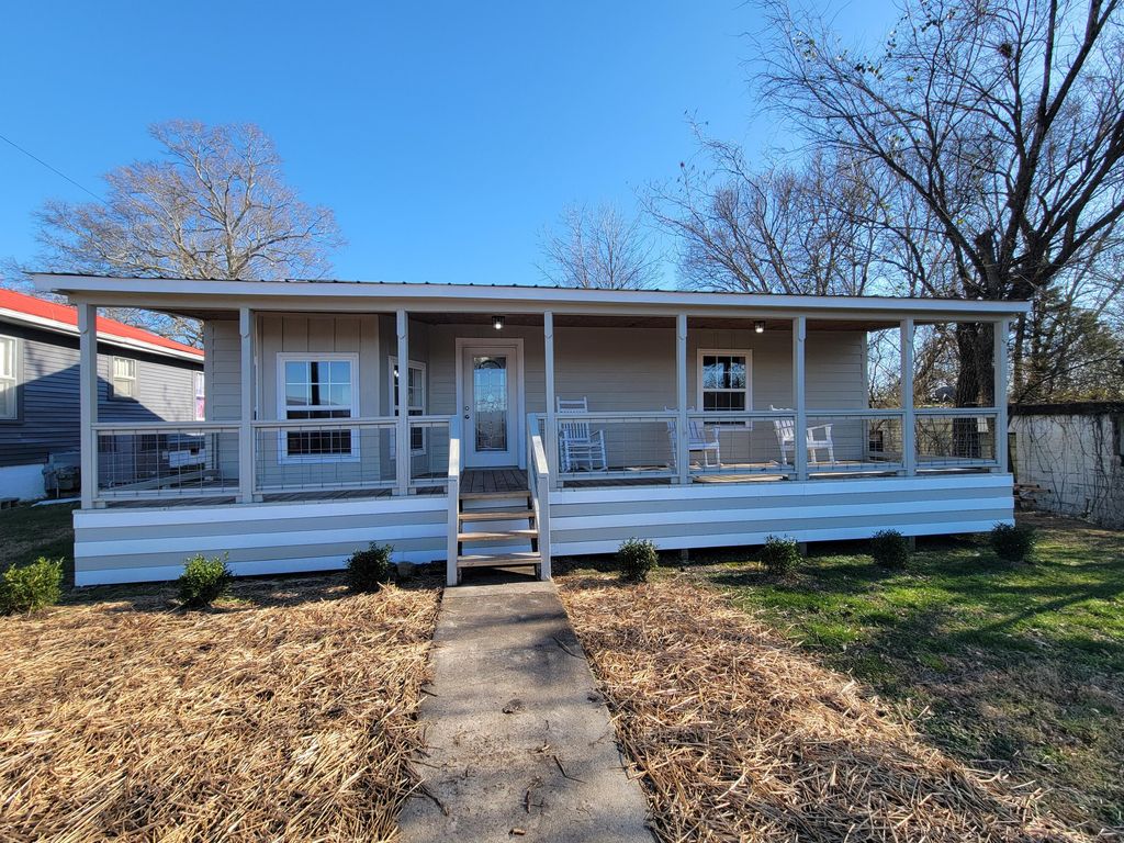 408 Nellis Avenue, Bridgeport, AL 35740