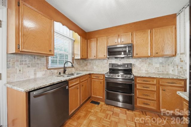 4455 Magnolia Lane, Hudson, NC 28638