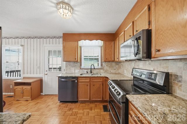 4455 Magnolia Lane, Hudson, NC 28638