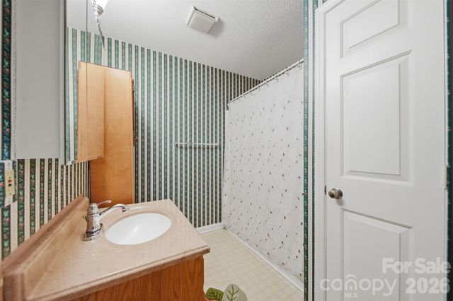 4455 Magnolia Lane, Hudson, NC 28638