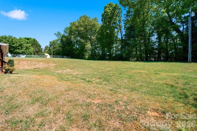 4455 Magnolia Lane, Hudson, NC 28638