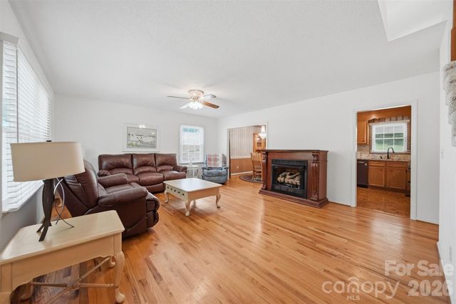 4455 Magnolia Lane, Hudson, NC 28638