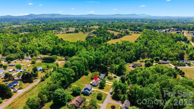4455 Magnolia Lane, Hudson, NC 28638