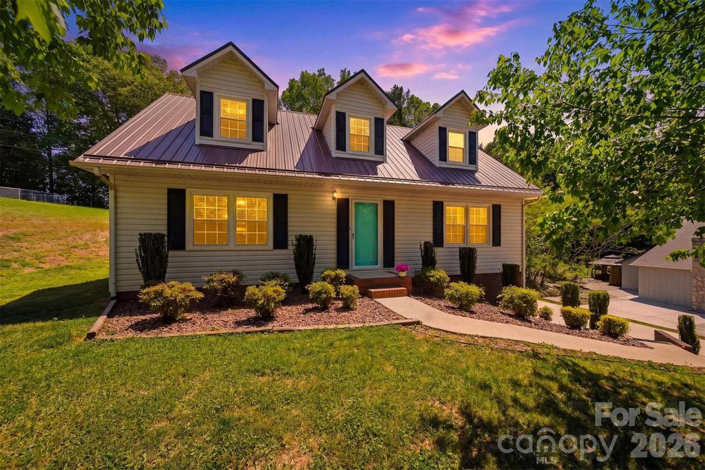4455 Magnolia Lane, Hudson, NC 28638