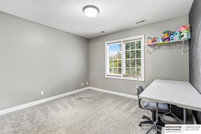 20134 Douglas Street, Omaha, NE 68022