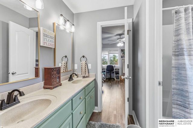 20134 Douglas Street, Omaha, NE 68022