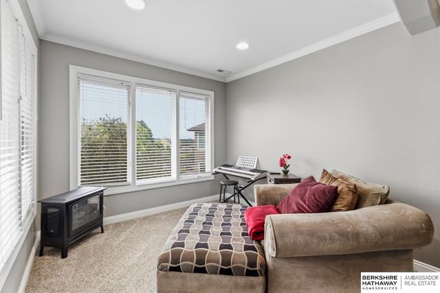 20134 Douglas Street, Omaha, NE 68022