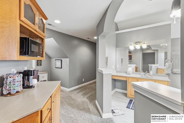 20134 Douglas Street, Omaha, NE 68022
