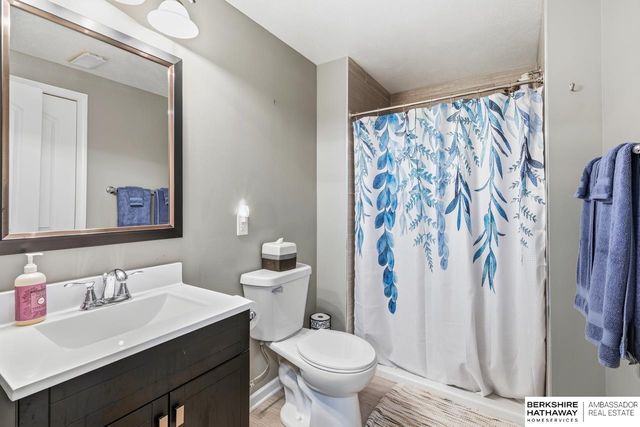 20134 Douglas Street, Omaha, NE 68022