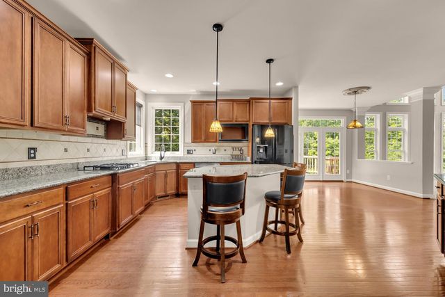 3232 LOST POND CT, Triangle, VA 22172