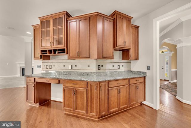 3232 LOST POND CT, Triangle, VA 22172