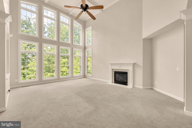 3232 LOST POND CT, Triangle, VA 22172