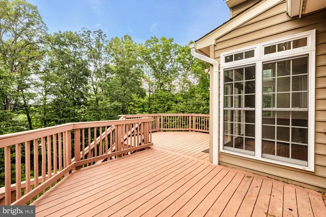 3232 LOST POND CT, Triangle, VA 22172