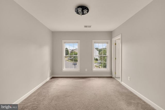 3232 LOST POND CT, Triangle, VA 22172